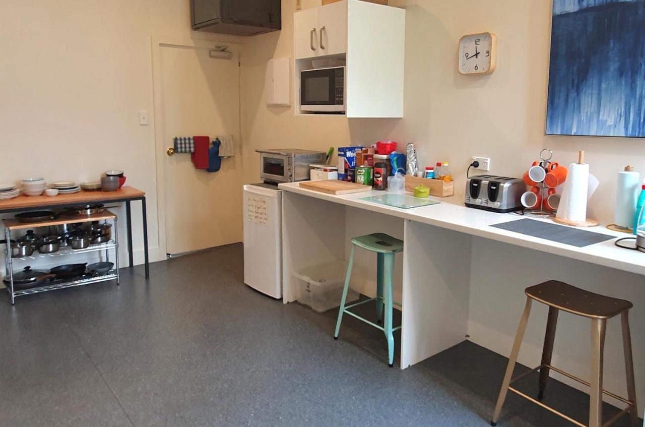 Travel Stay City Hostel Dunedin Exterior photo