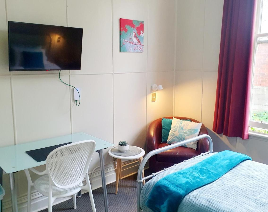 Travel Stay City Hostel Dunedin Exterior photo